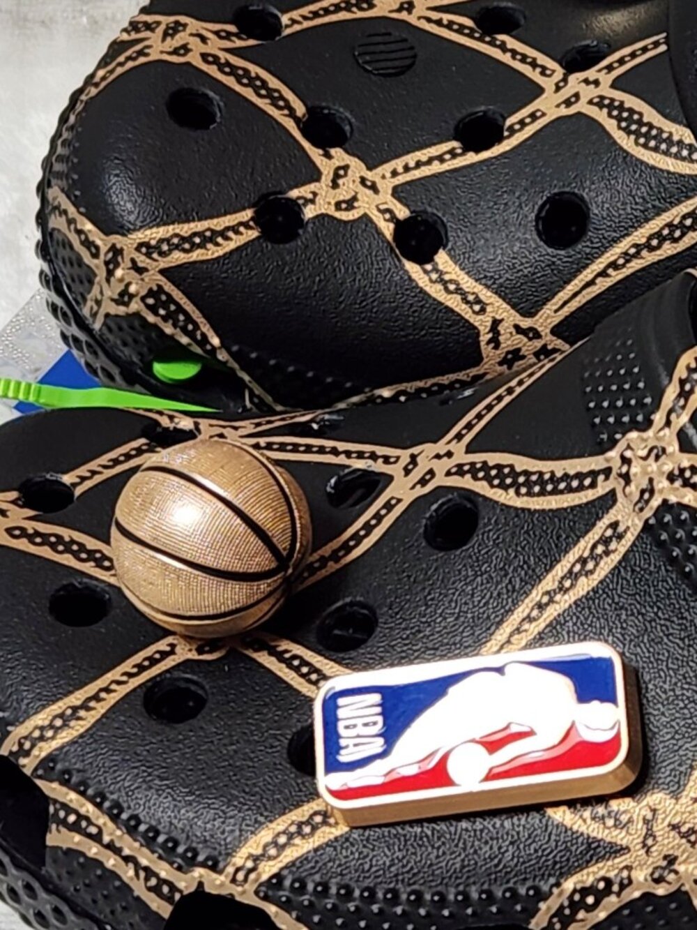 CROCS - NBA CLASSIC CLOG Unisex - Youth Boy's 3 / Girl's 5 - NEW NIB - Picture 8 of 9